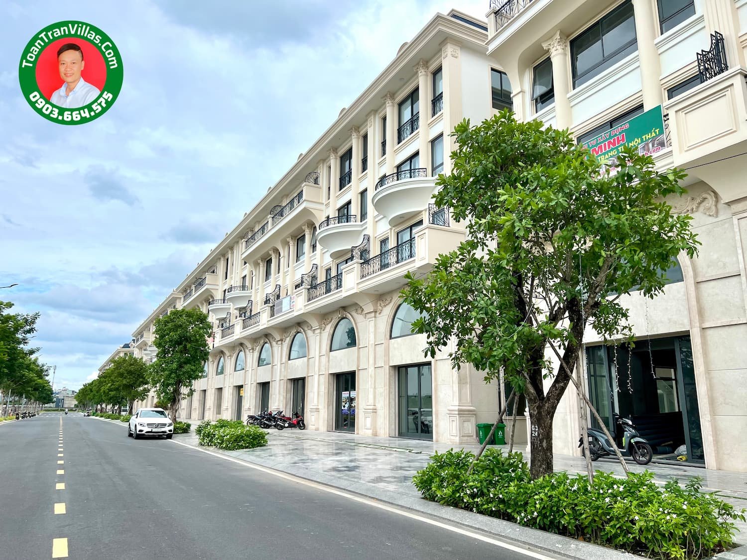 Dãy nhà phố Royal nhìn từ đường 41
