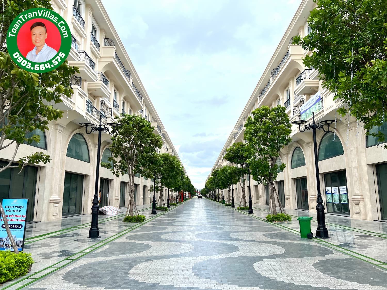 Phố đi bộ Royal Vạn Phúc