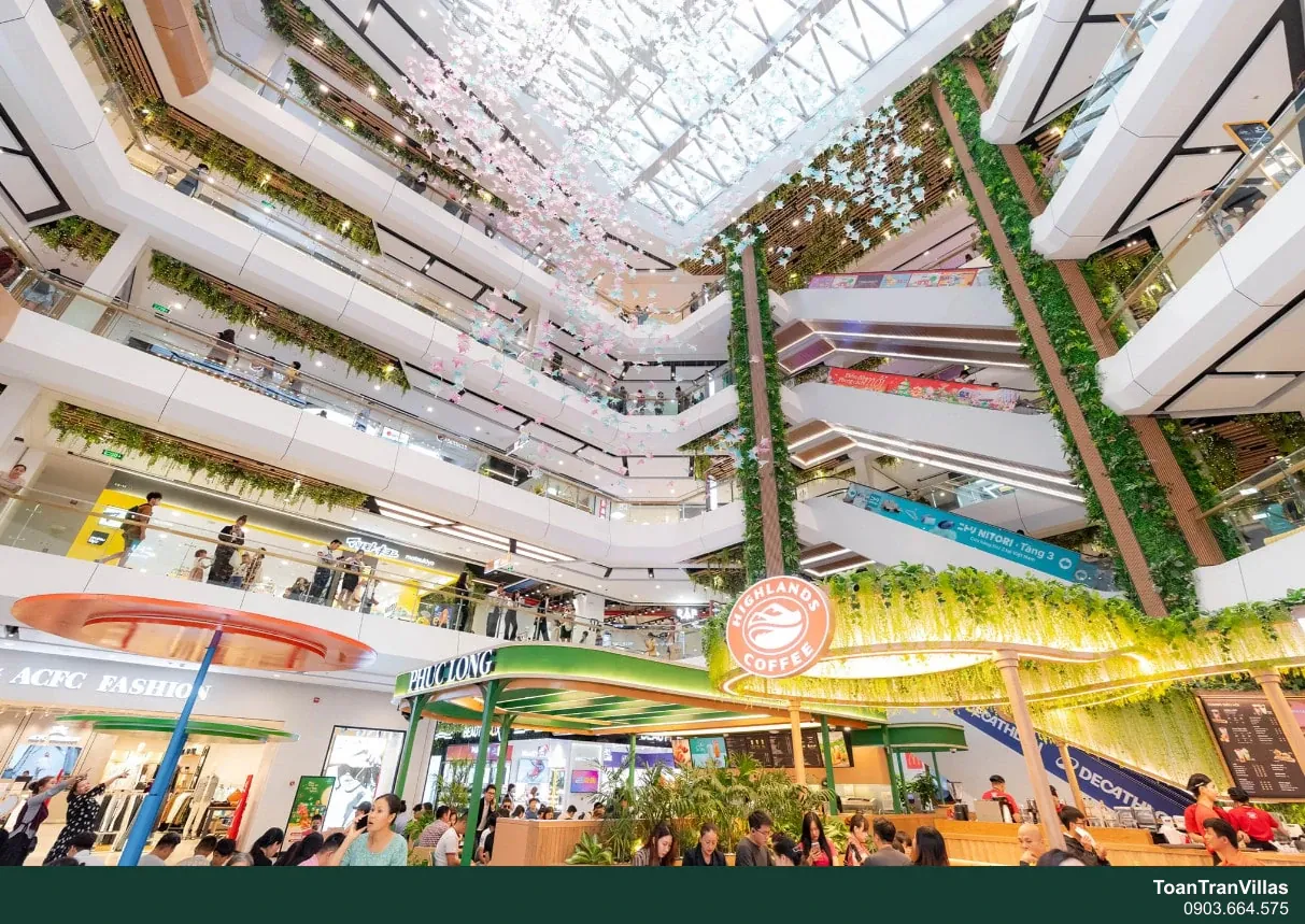 Không gian bên trong Vincom, Vinhomes Grand Park