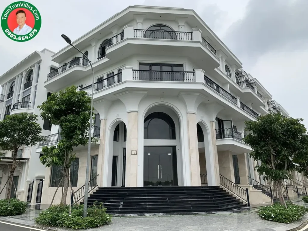 Nhà phố góc · góc 2 mặt tiền · 360 m² · Đông Nam Vạn Phúc