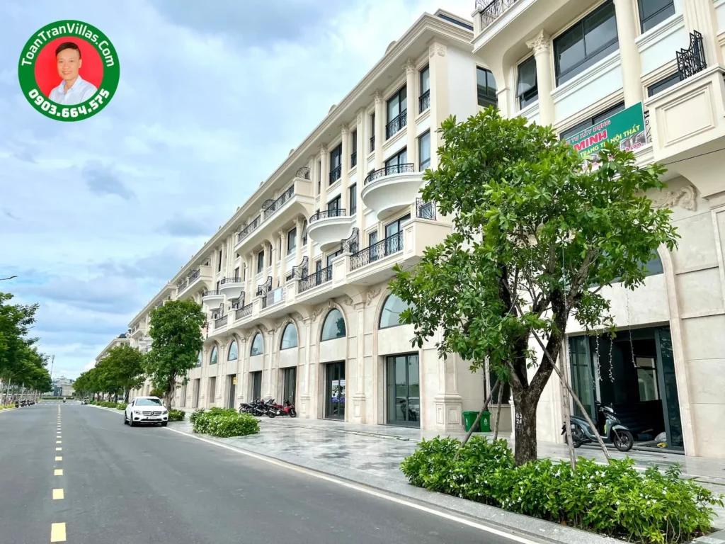 Shophouse · mặt tiền · thô · 140 m² · Royal Vạn Phúc