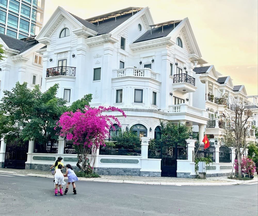 Nhà phố vườn Cityland Garden Hills gần khu đại học