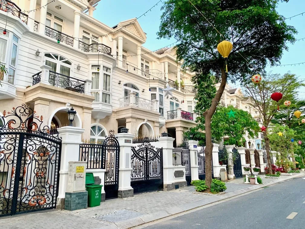 Cityland Garden Hills — Nhà phố 6×19m sẵn HĐ thuê, mặt sau công viên