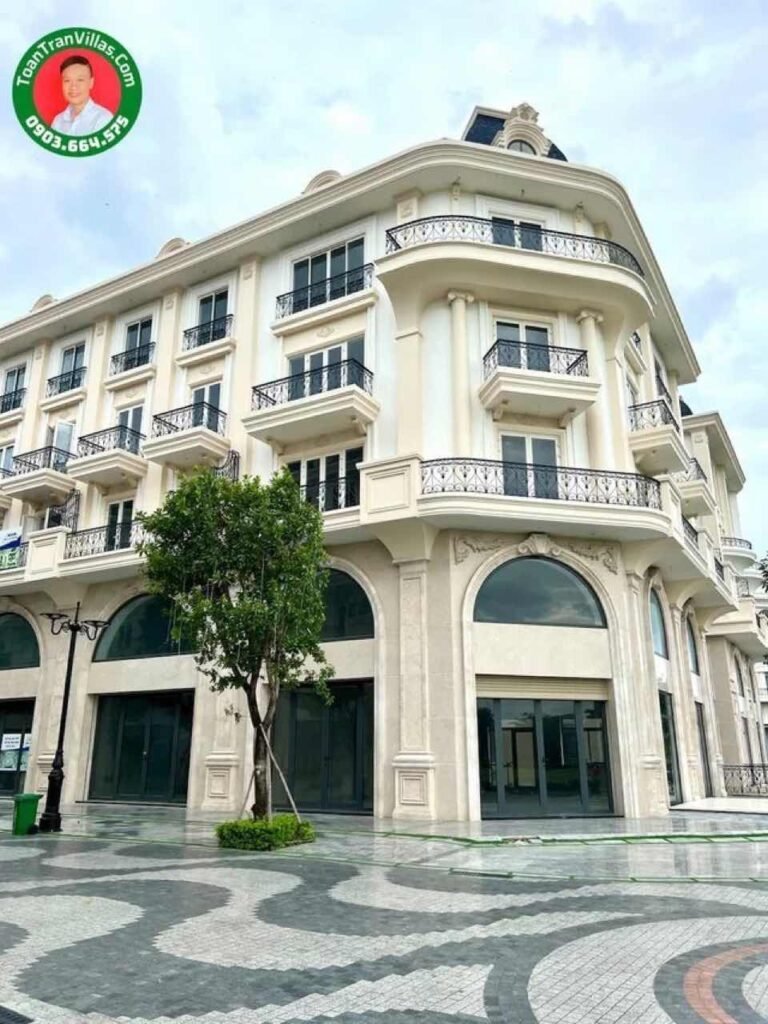 Shophouse · mặt tiền · thô · 140 m² · Royal Vạn Phúc