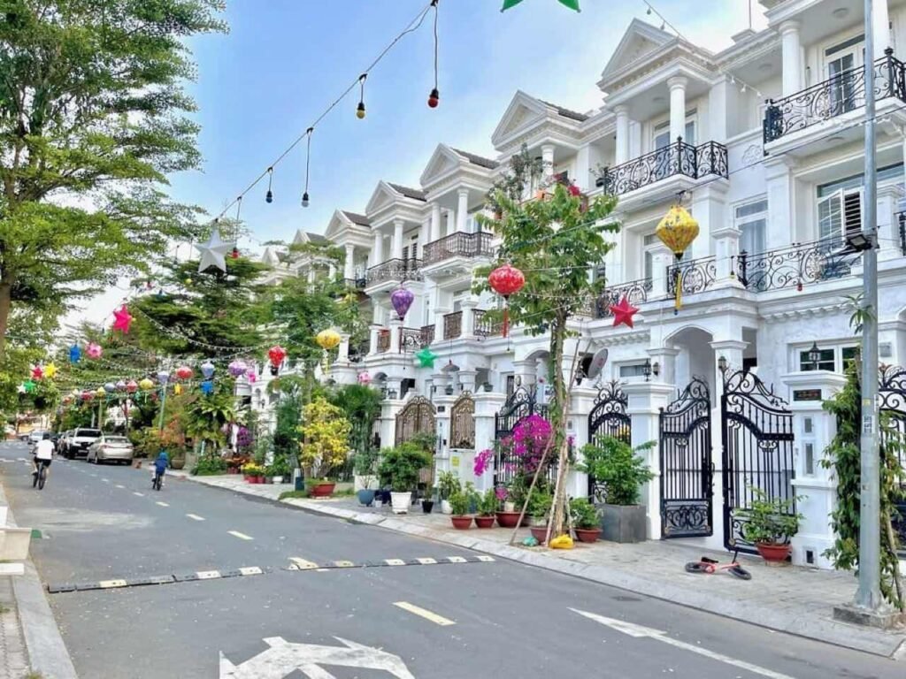 Cityland Garden Hills — Nhà phố 6×19m sẵn HĐ thuê, mặt sau công viên